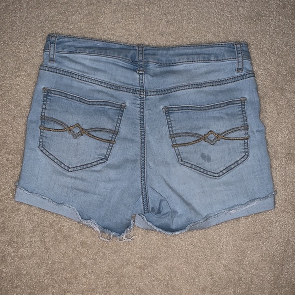 High waisted jean shorts (Junior’s) - Picture 2 of 3